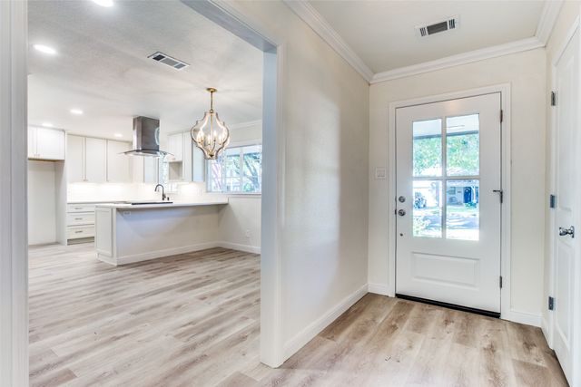 4117 Bilglade Road, Fort Worth, TX 76109