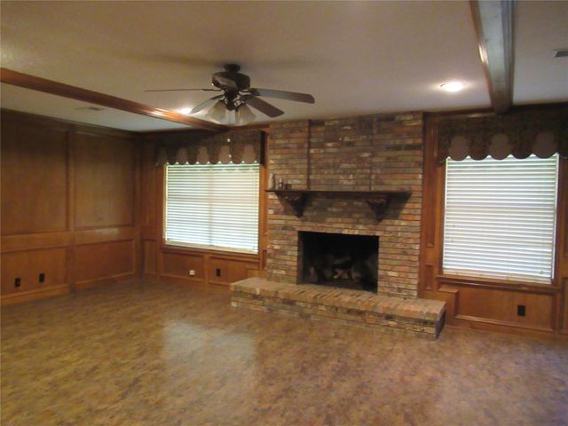 118 Arrowwood Street, Lake Jackson, TX 77566