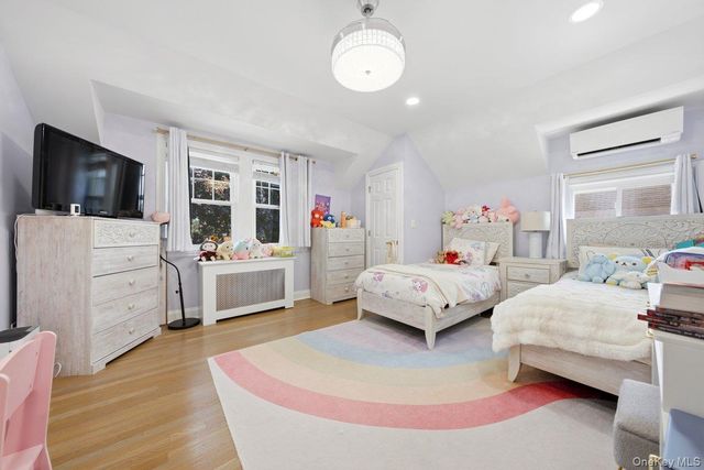 123 Briggs Avenue, Yonkers, NY 10701