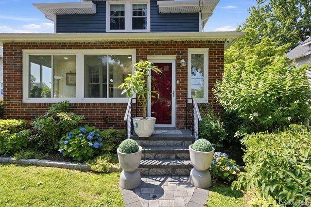 123 Briggs Avenue, Yonkers, NY 10701