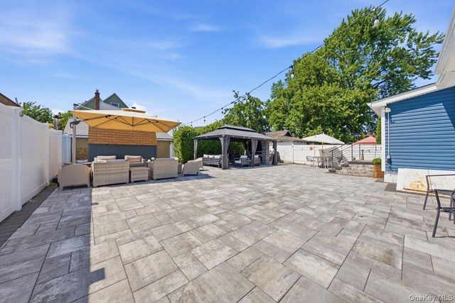 123 Briggs Avenue, Yonkers, NY 10701