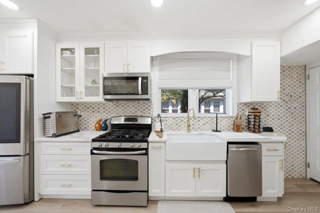 123 Briggs Avenue, Yonkers, NY 10701