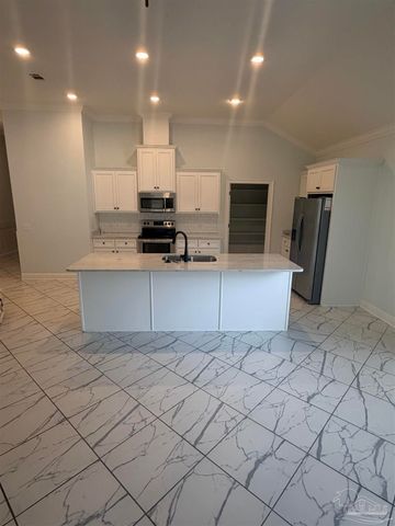 1506 Durant Ln, Cantonment, FL 32533