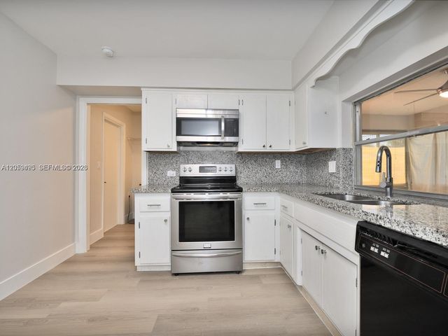 8691 NW 16th St, Pembroke Pines, FL 33024