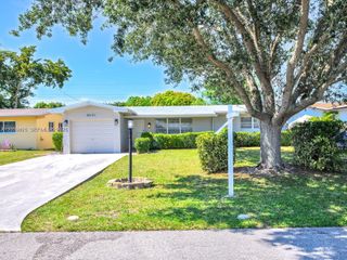 8691 NW 16th St, Pembroke Pines, FL 33024