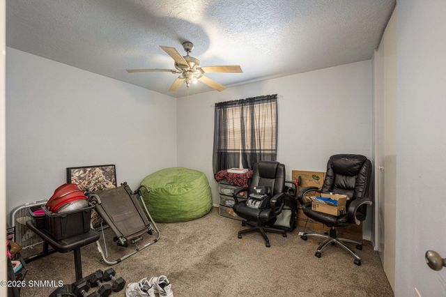 1025 Hickory Drive, Las Cruces, NM 88005