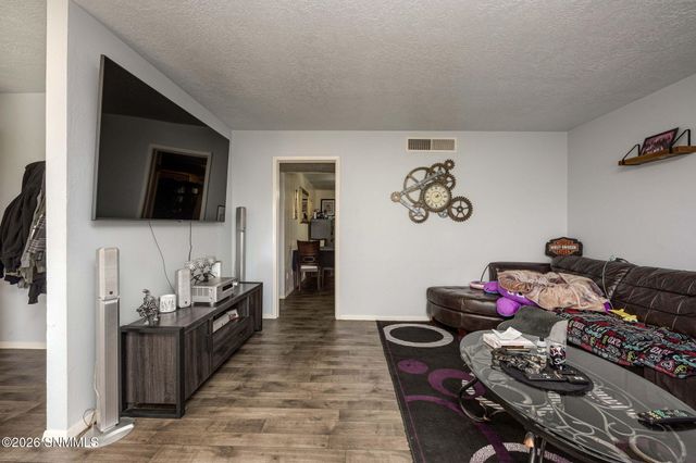 1025 Hickory Drive, Las Cruces, NM 88005