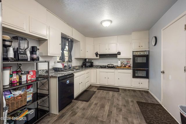1025 Hickory Drive, Las Cruces, NM 88005
