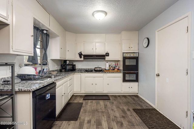 1025 Hickory Drive, Las Cruces, NM 88005