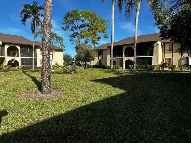 441 Pine Glen Lane C-2, Greenacres, FL 33463