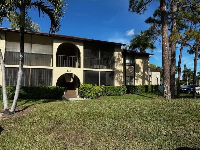 441 Pine Glen Lane C-2, Greenacres, FL 33463