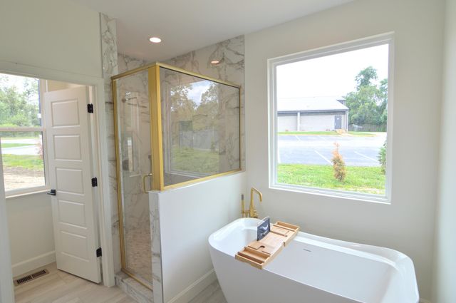 725 Ezra Drive, Taylor Mill, KY 41015