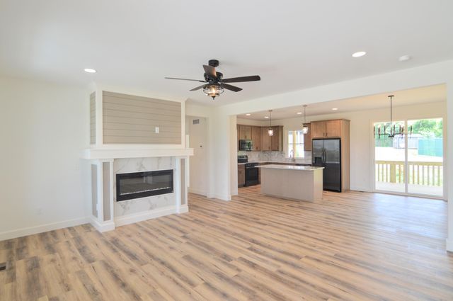 725 Ezra Drive, Taylor Mill, KY 41015