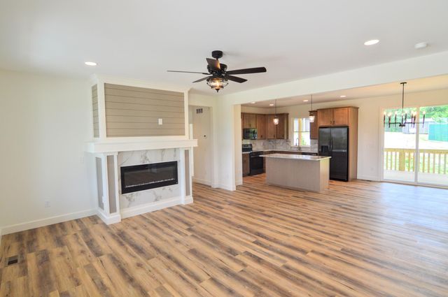 725 Ezra Drive, Taylor Mill, KY 41015