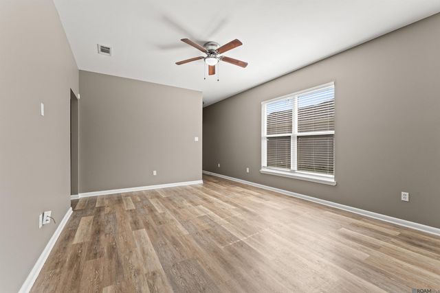 2352 Marci Ct, Baton Rouge, LA 70807