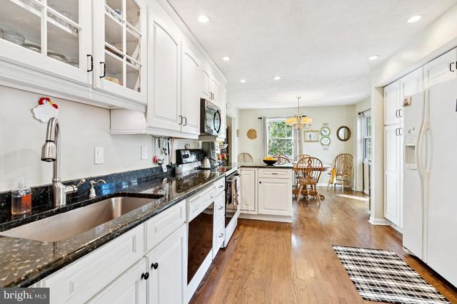 110 PARK CT E, Medford, NJ 08055