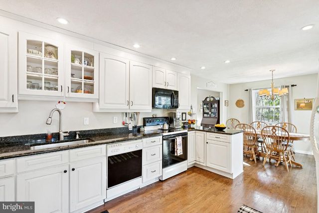 110 PARK CT E, Medford, NJ 08055