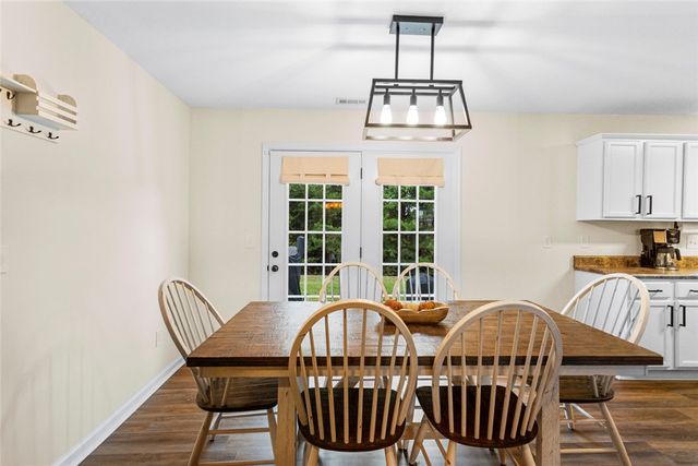 102 Lochenshire Place, Belton, SC 29627