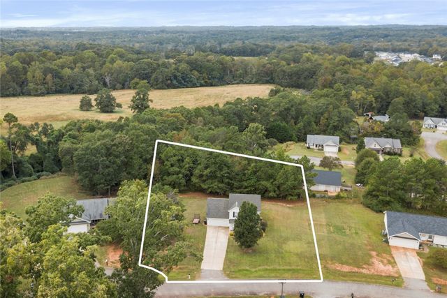 102 Lochenshire Place, Belton, SC 29627