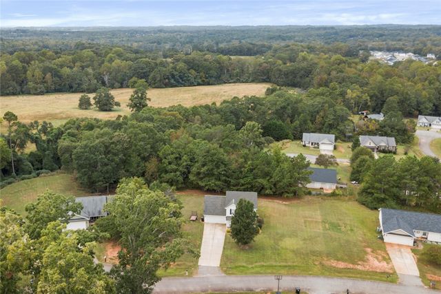 102 Lochenshire Place, Belton, SC 29627
