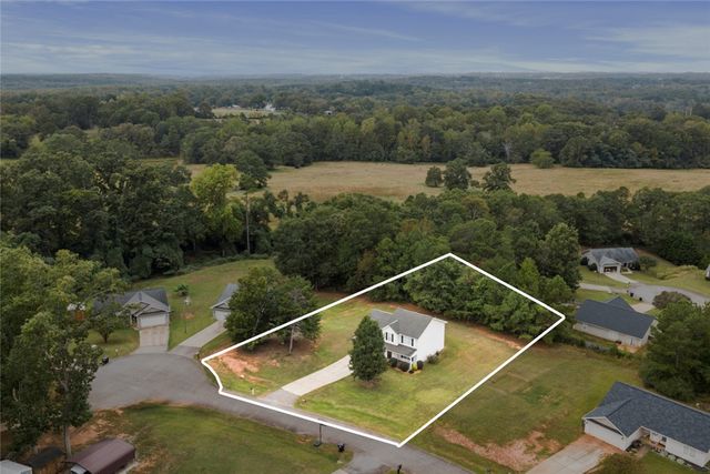 102 Lochenshire Place, Belton, SC 29627