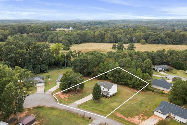 102 Lochenshire Place, Belton, SC 29627