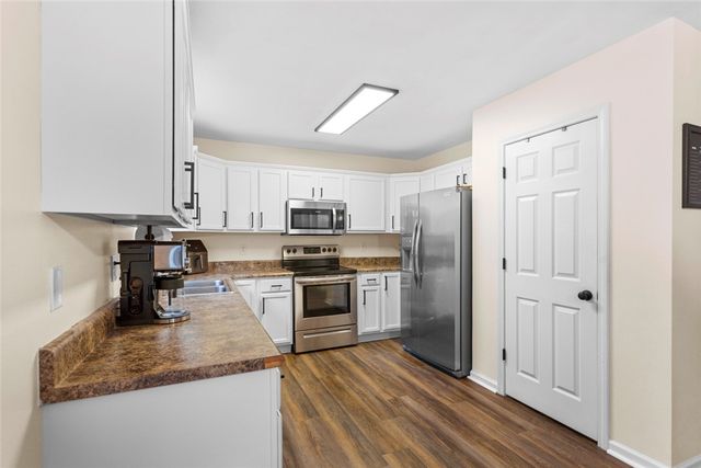 102 Lochenshire Place, Belton, SC 29627