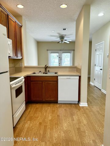 1496 FIELDVIEW Drive, Jacksonville, FL 32225