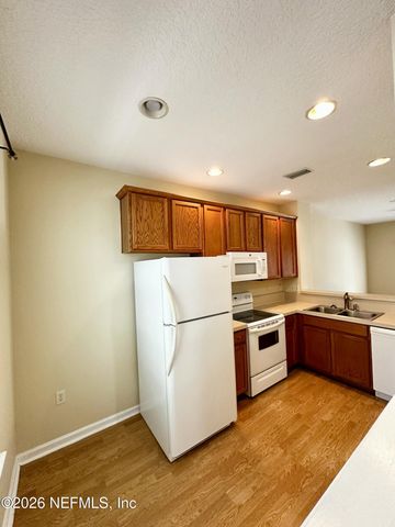 1496 FIELDVIEW Drive, Jacksonville, FL 32225