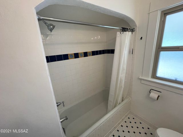 1041 E Grant Road, Tucson, AZ 85719