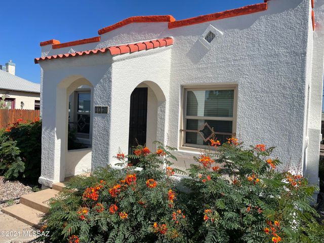 1041 E Grant Road, Tucson, AZ 85719