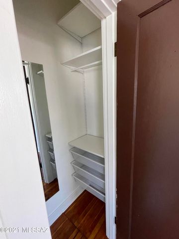 1041 E Grant Road, Tucson, AZ 85719