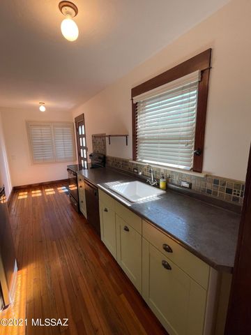 1041 E Grant Road, Tucson, AZ 85719