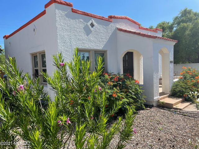 1041 E Grant Road, Tucson, AZ 85719