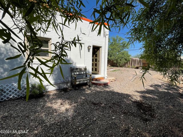1041 E Grant Road, Tucson, AZ 85719