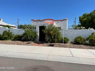 1041 E Grant Road, Tucson, AZ 85719