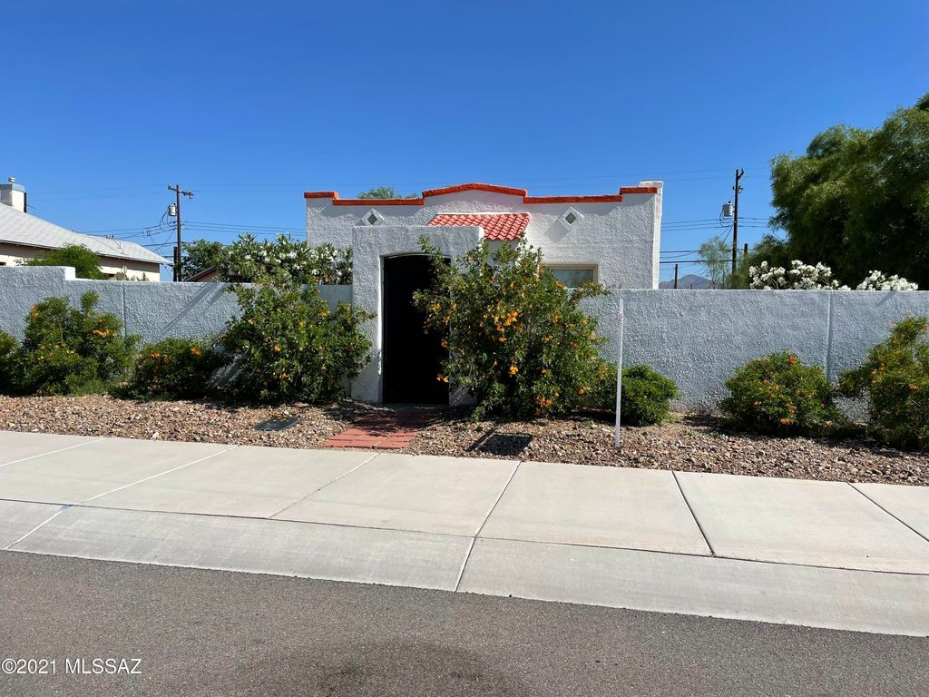 1041 E Grant Road, Tucson, AZ 85719