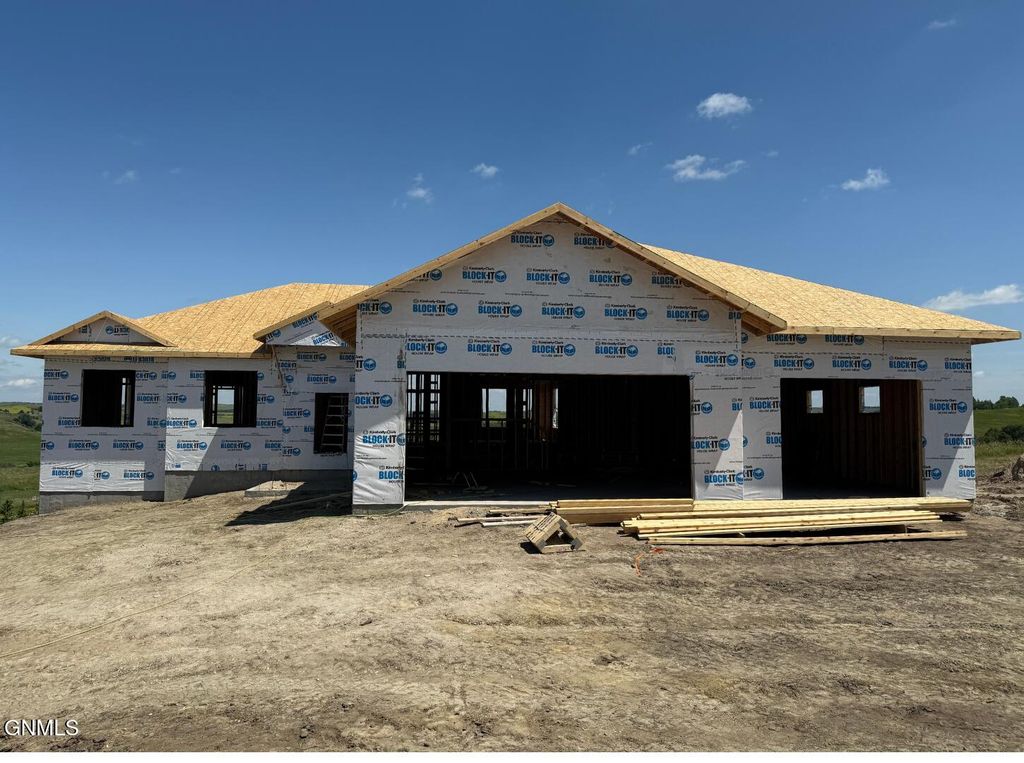 8519 Norman Place, Bismarck, ND 58503 photo 2