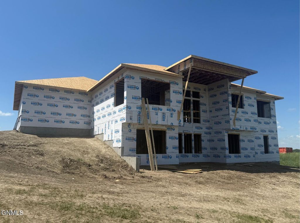 8519 Norman Place, Bismarck, ND 58503 photo 3