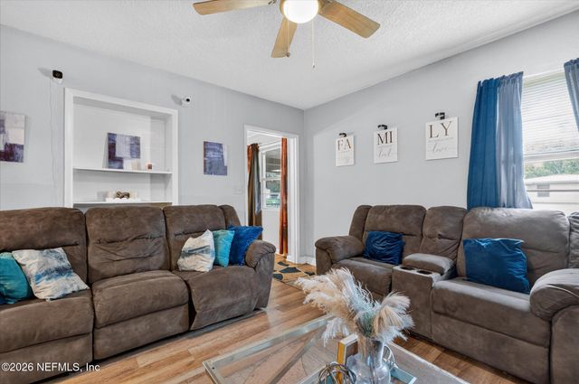 5257 WOODCREST Road, Jacksonville, FL 32205