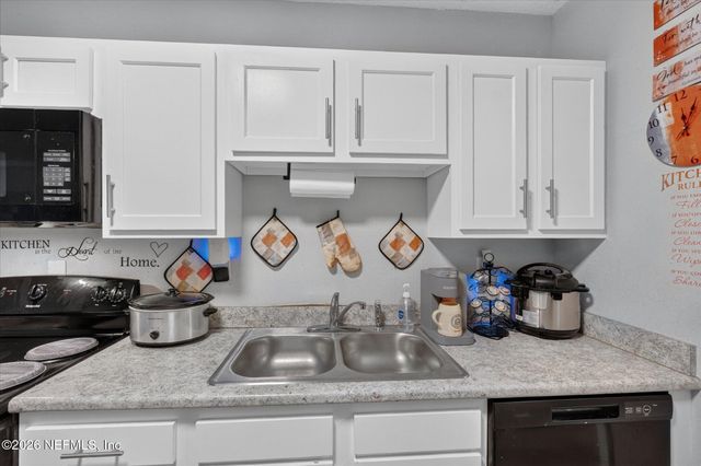 5257 WOODCREST Road, Jacksonville, FL 32205