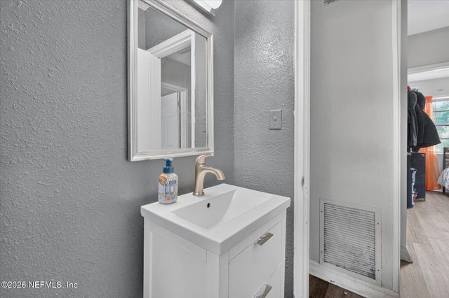 5257 WOODCREST Road, Jacksonville, FL 32205