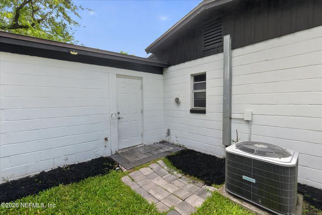 5257 WOODCREST Road, Jacksonville, FL 32205