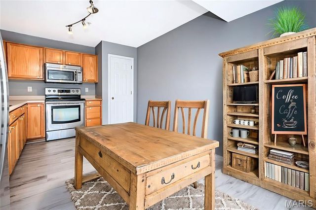 2562 Coppergate Square Drive H, St Louis, MO 63129