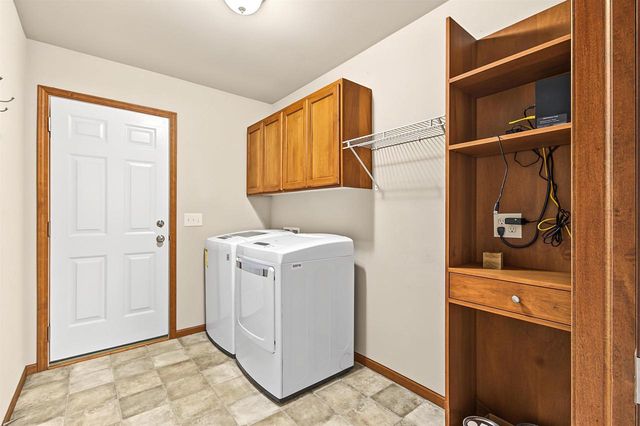 6115 Sledding Parkway, Madison, WI 53558