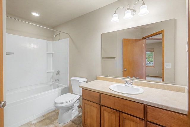 6115 Sledding Parkway, Madison, WI 53558