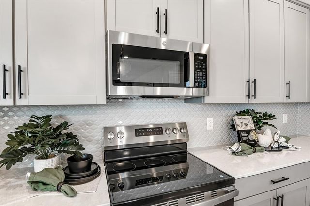 3481 MACCHI AVENUE, Tavares, FL 32778