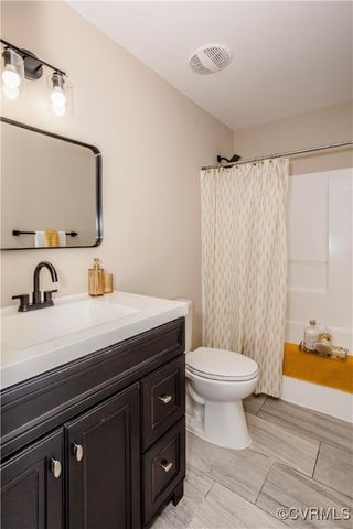 13637 Laketree Dr, Chester, VA 23831