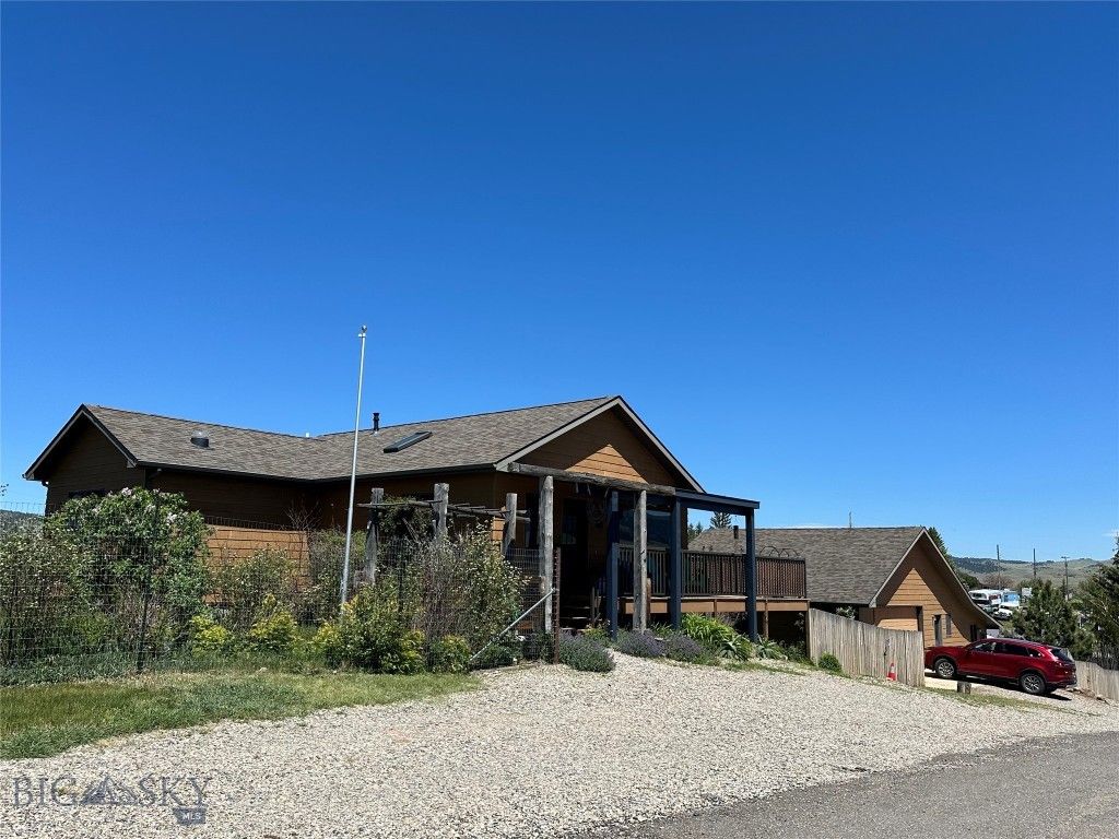 305 E GROVE STREET, WHITE SULPHUR SPRINGS, MT 59645, WHITE SULPHUR