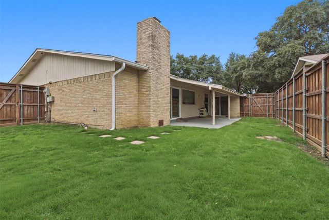 1804 Castille Drive, Carrollton, TX 75007